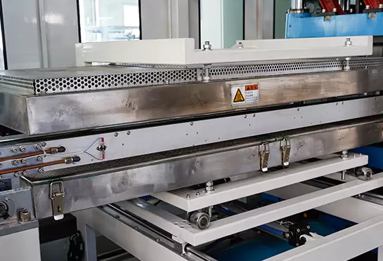 La m&aacute;quina adopta el sistema de temperatura PID, muestra alta precisi&oacute;n y tolerancia de control de temperatura <1 ℃.